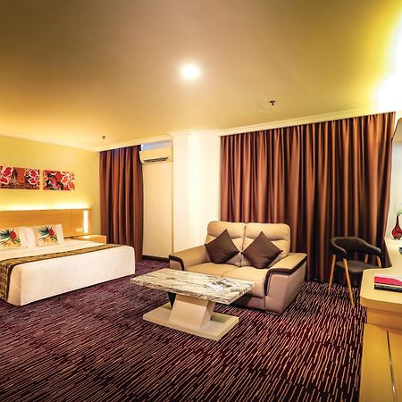 Rhr Hotel Kajang Buitenkant foto