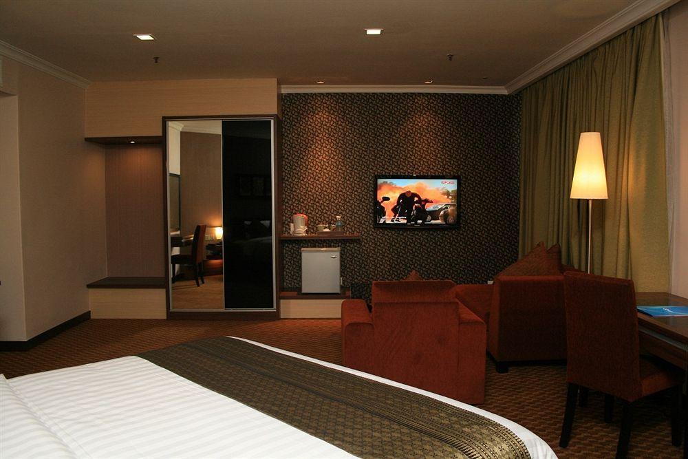 Rhr Hotel Kajang Buitenkant foto