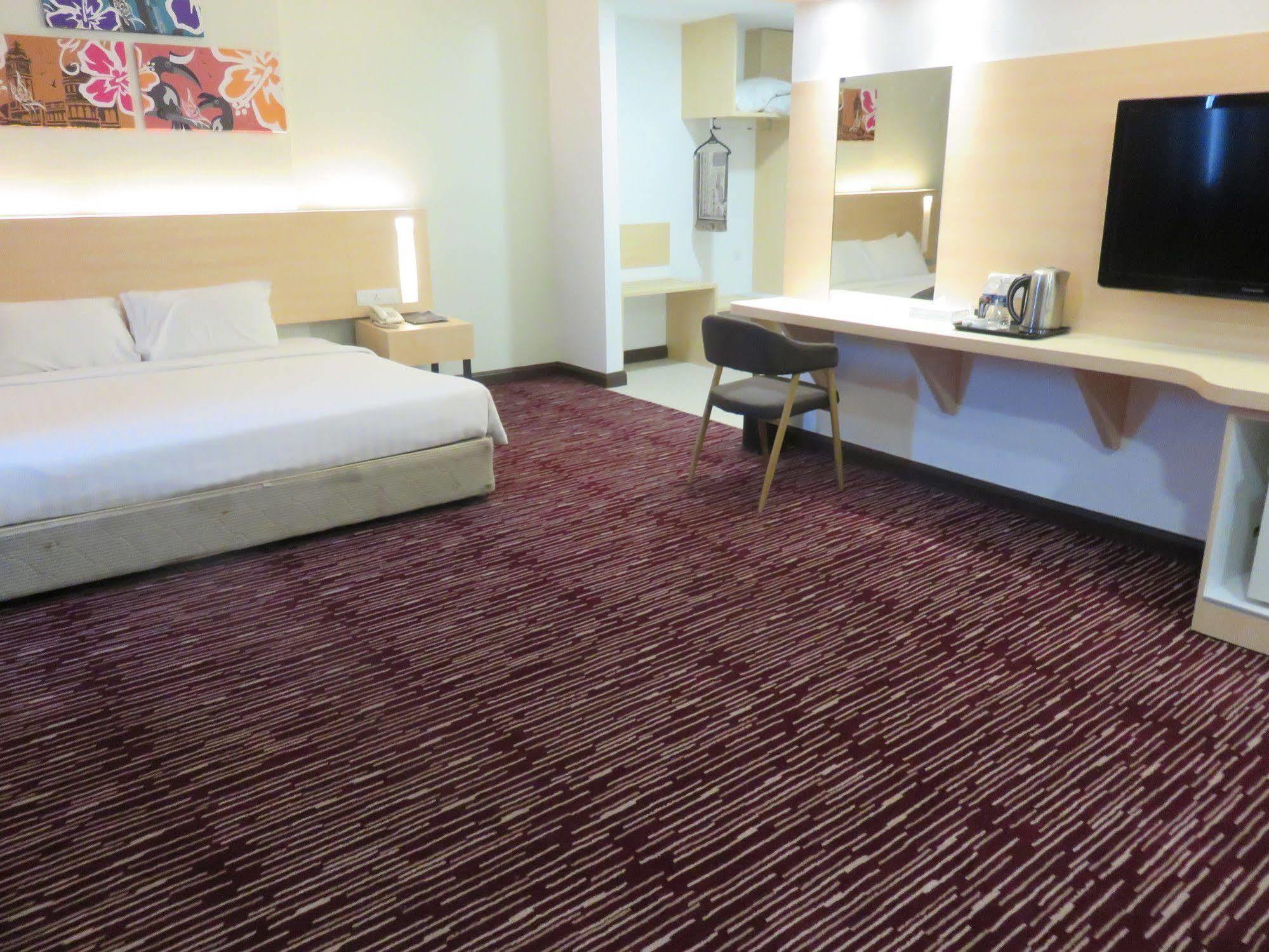 Rhr Hotel Kajang Buitenkant foto