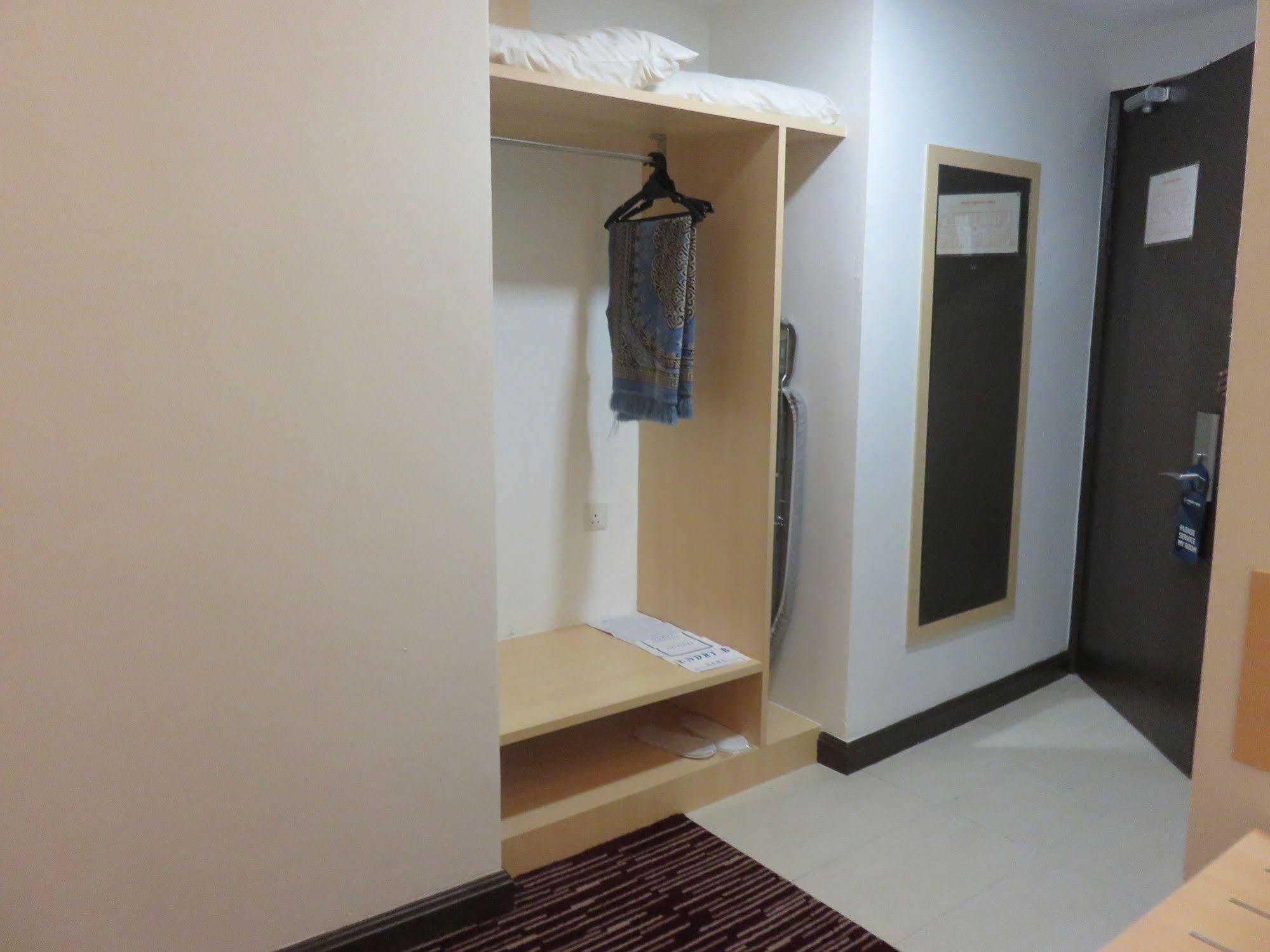 Rhr Hotel Kajang Buitenkant foto