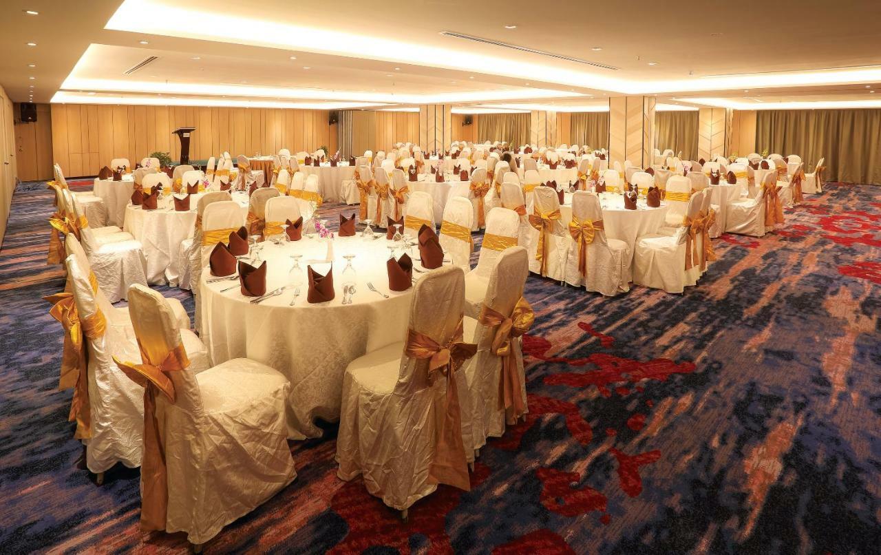 Rhr Hotel Kajang Buitenkant foto